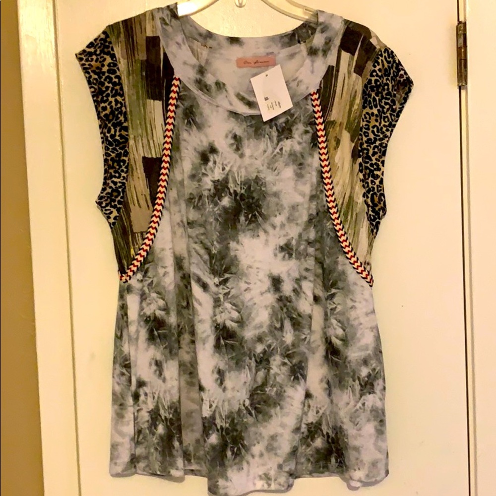 NWT Ces Femme Multi-print Knit W/ Contrast Sleeves